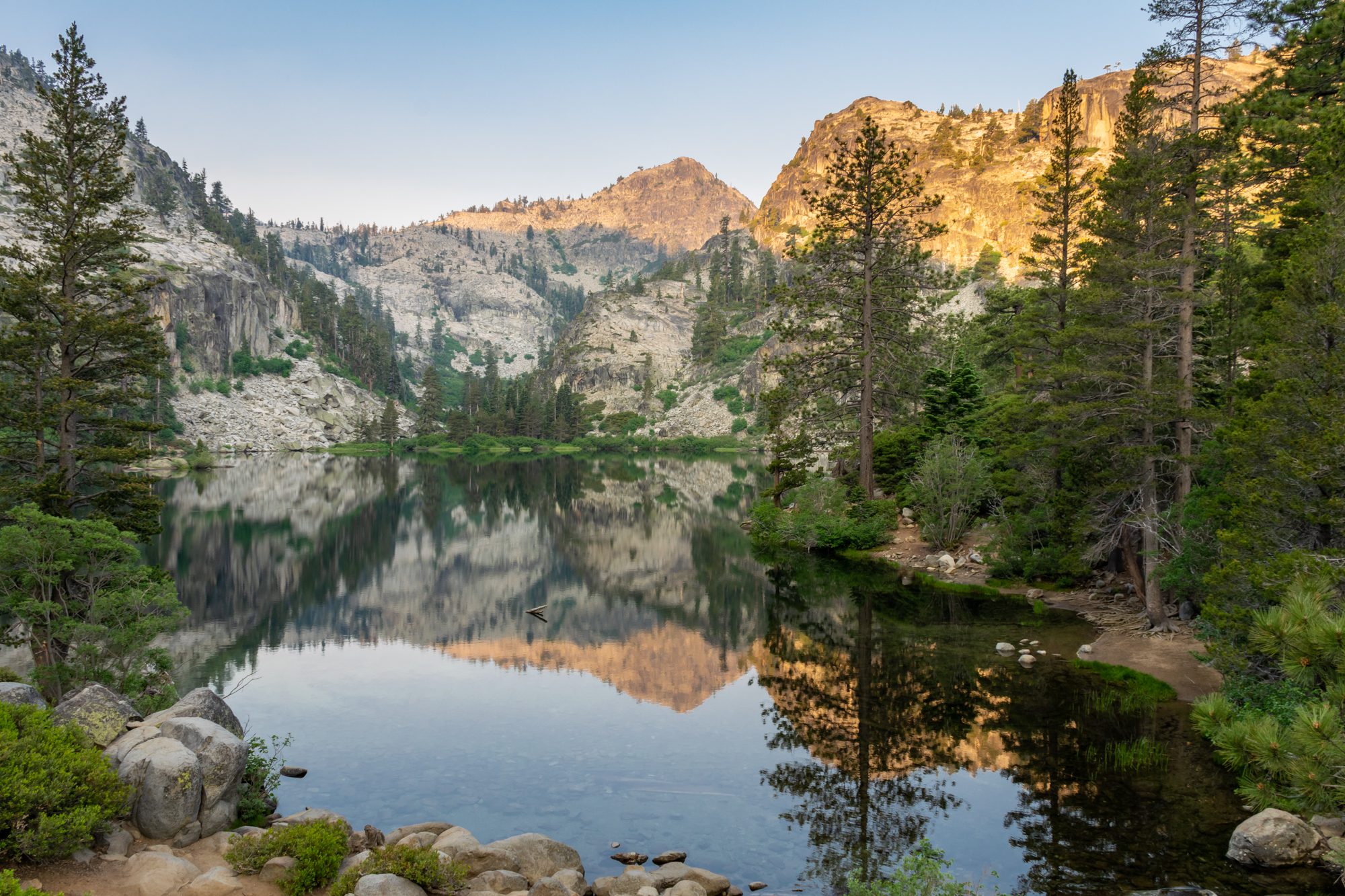 5 lakes hike outlet tahoe